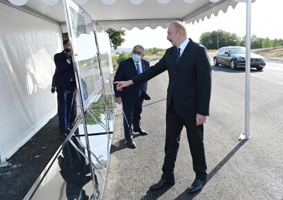 Prezident avtomobil yolunun yenidən qurulması layihəsi ilə tanış oldu 