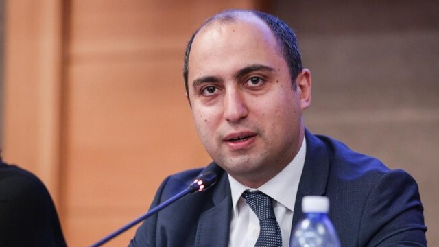 "Tələbə yataqxanalarımız çox azdır" - Nazir