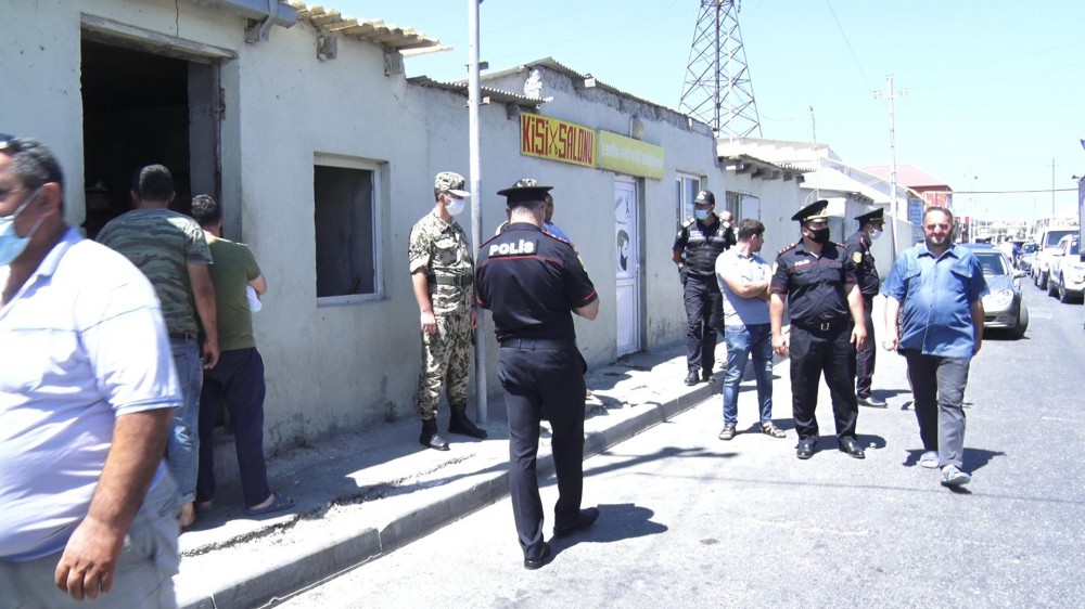 Polis qanunsuz heyvan kəsiminə qarşı reyd keçirdi - FOTOLAR