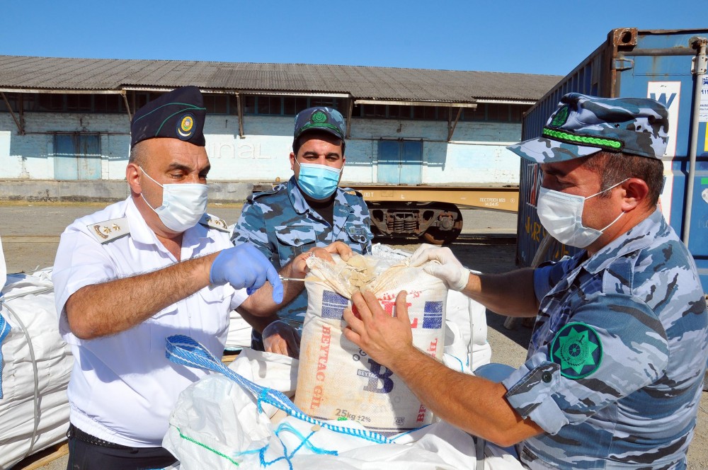 Ölkəyə 200 kiloqram heroin keçirməyə çalışdılar 