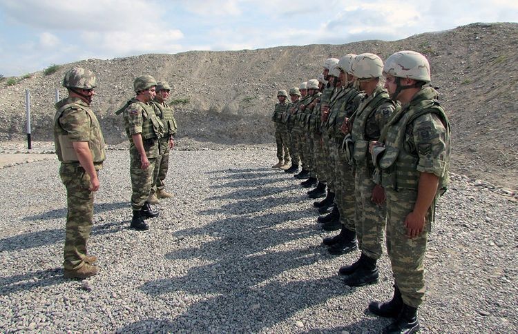 Prezidentin köməkçisi generalla ön cəbhəyə getdi  - Foto