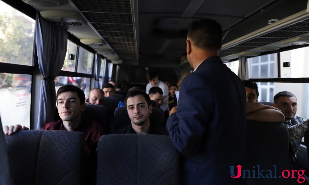 Atalarını döyüşə yola salan uşaqlar - FOTOLAR
