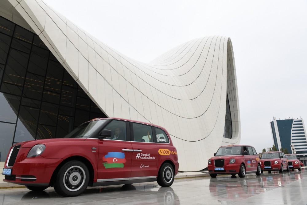 “Baku Taksi” avtomobillərini Azərbaycan bayrağı ilə bəzədi  - FOTO