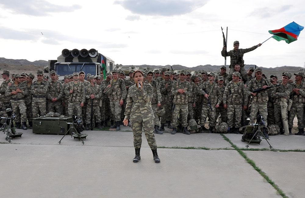 Şəxsi heyət arasında aparılan təbliğat və təşviqat işləri davam edir - FOTOLAR