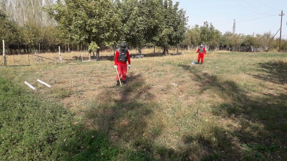 Təmas xəttində mərmilər, qumbara və partlamamış mərmi qalıqları aşkarlandı - FOTOLAR