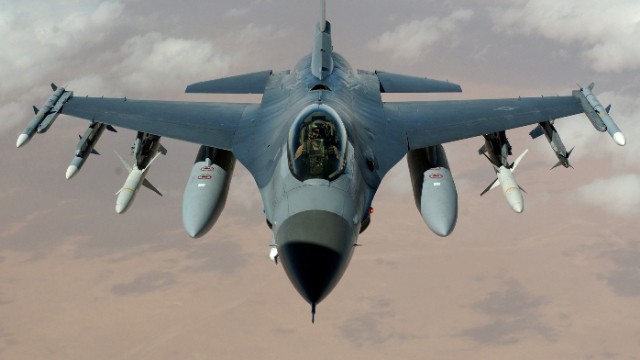 ABŞ işlənmiş F-16-larını bu ölkəyə bağışlayacaq 