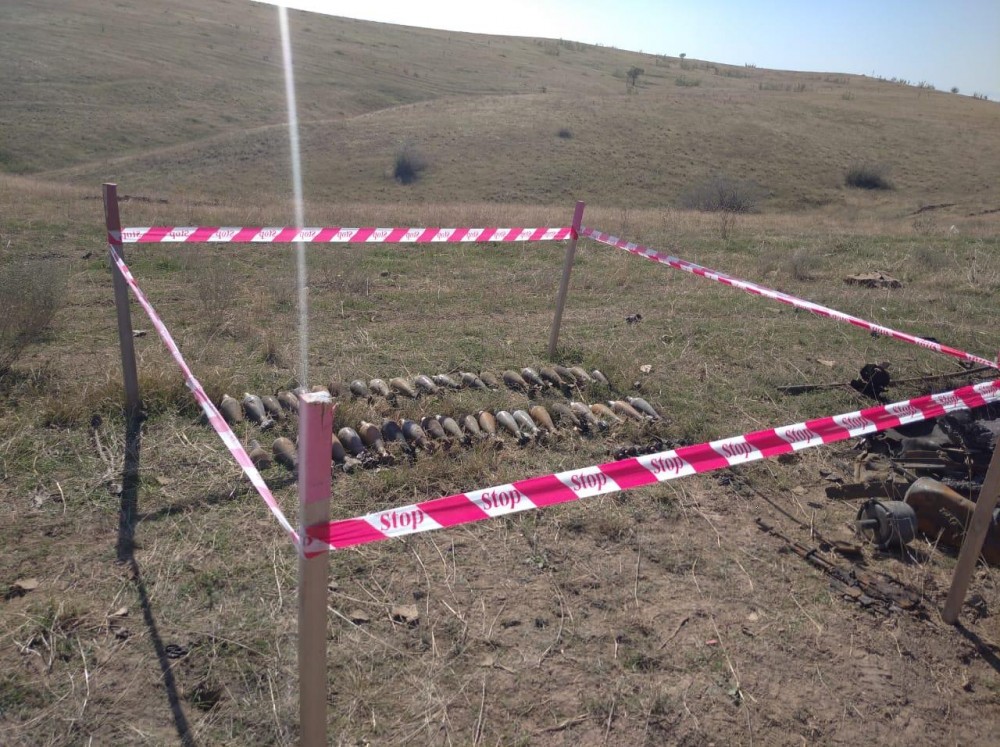 Cəbhəboyu ərazilərdə 175 partlamamış hərbi sursat və 2 dron aşkarlandı - FOTOLAR