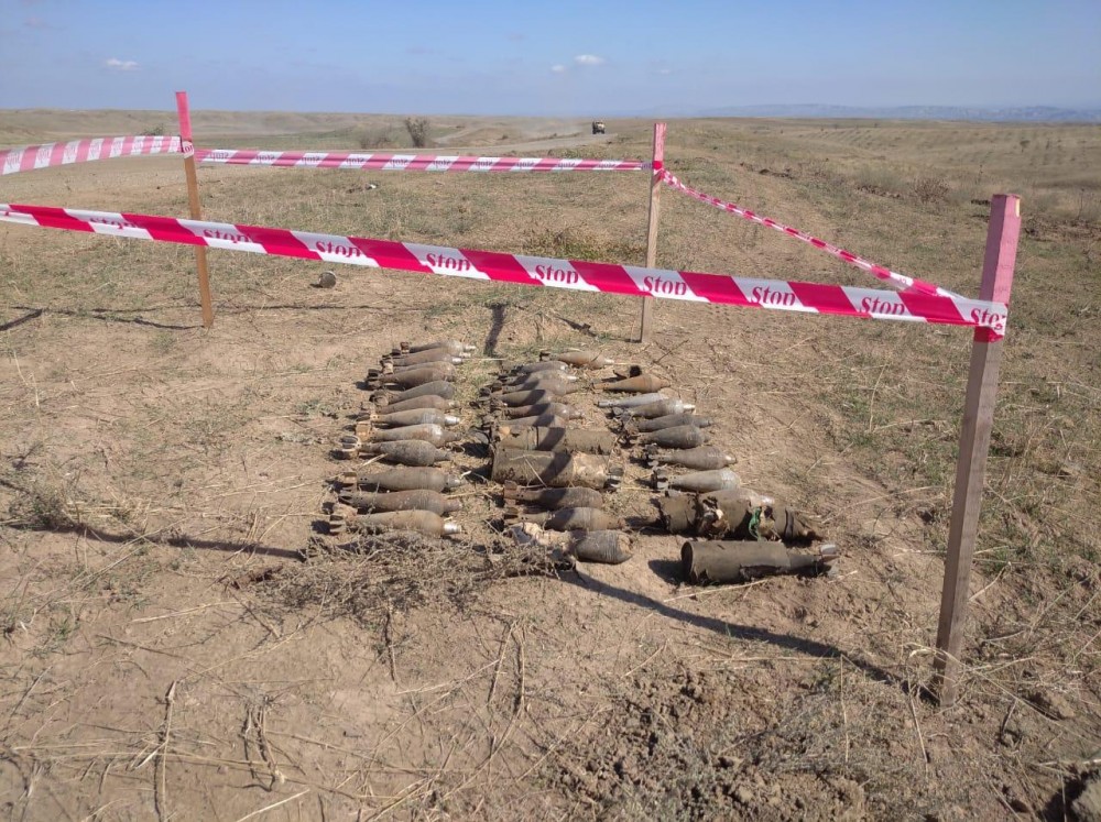 Cəbhəboyu ərazilərdə 175 partlamamış hərbi sursat və 2 dron aşkarlandı - FOTOLAR