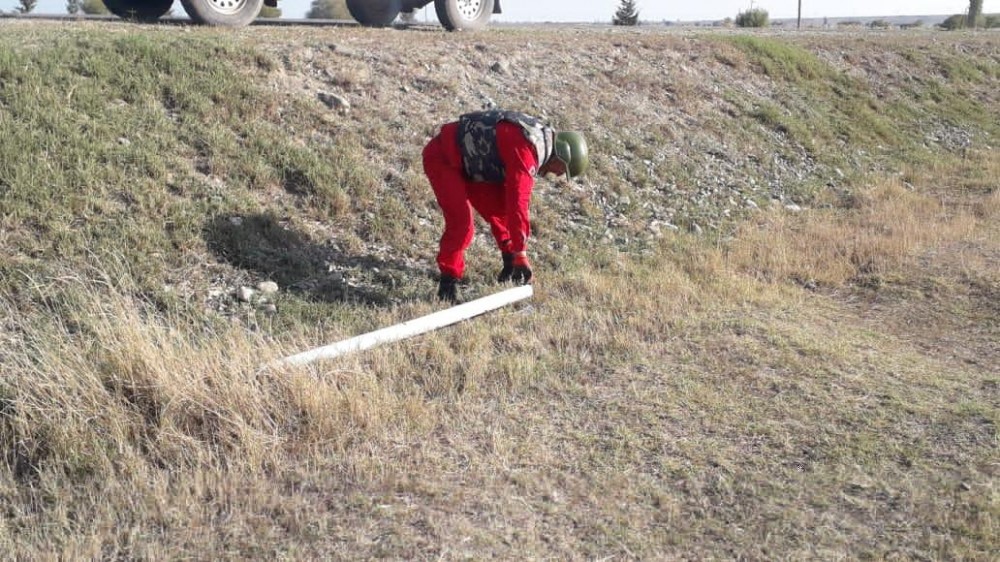 Cəbhəboyu ərazilərdə 175 partlamamış hərbi sursat və 2 dron aşkarlandı - FOTOLAR