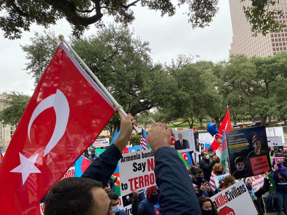 Bərdə və Gəncədəki erməni terrorları ABŞ-dakı azərbaycanlıları ayağa qaldırdı - FOTOLAR