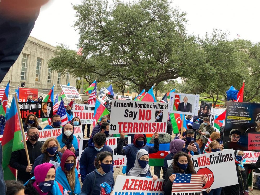 Bərdə və Gəncədəki erməni terrorları ABŞ-dakı azərbaycanlıları ayağa qaldırdı - FOTOLAR