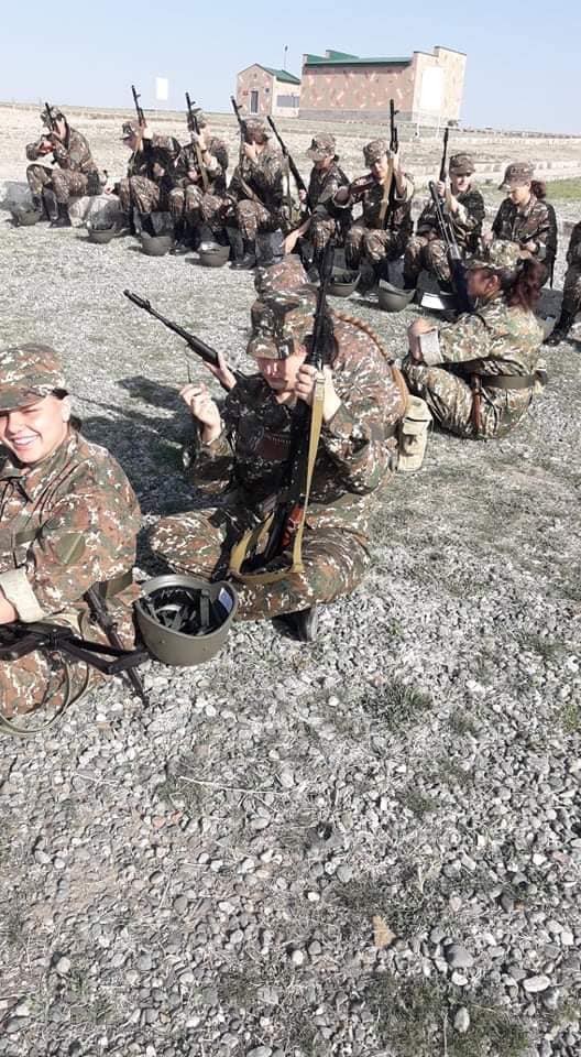Ermənistan Azərbaycan əsgərlərinin üstünə ilk qadın tağımını göndərir - FOTO 