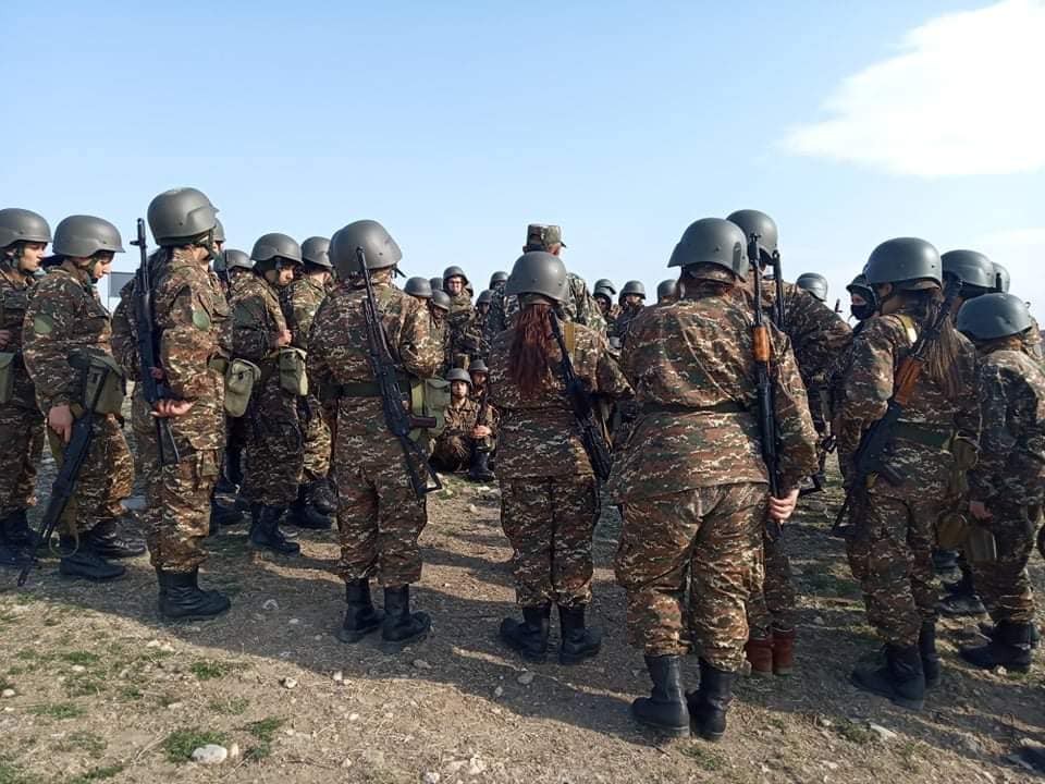 Ermənistan Azərbaycan əsgərlərinin üstünə ilk qadın tağımını göndərir - FOTO 