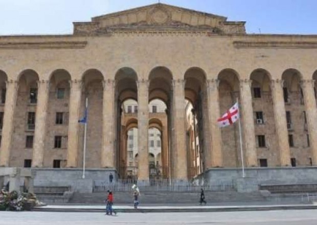 Gürcüstan müxalifəti parlamenti boykot etdi 