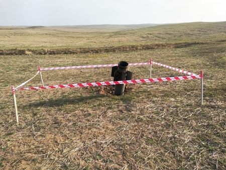 Cəbhəboyu ərazilərdə fosforlu top mərmiləri, radiopelenqator və mərmi qalıqları aşkarlandı - FOTO