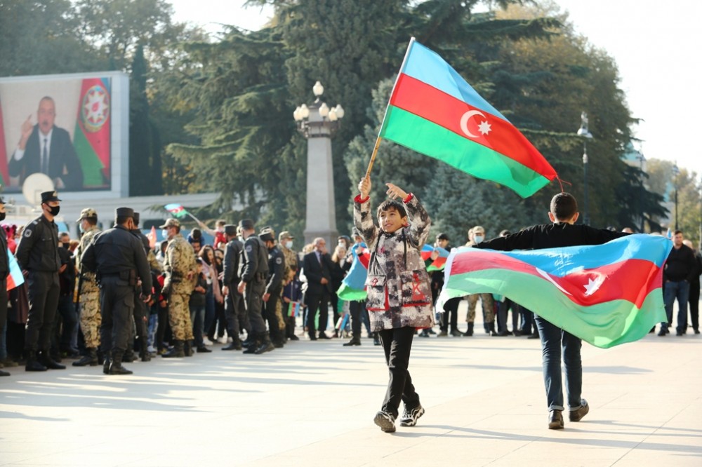 Gəncədə qələbə sevincini yaşanıb - FOTOLAR