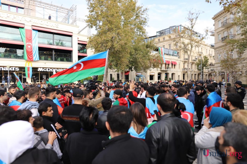 Qələbə sevincini yaşayan Bakı sakinləri - FOTOLAR