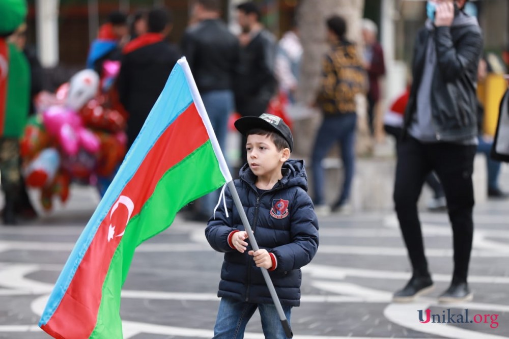 Qələbə sevincini yaşayan Bakı sakinləri - FOTOLAR