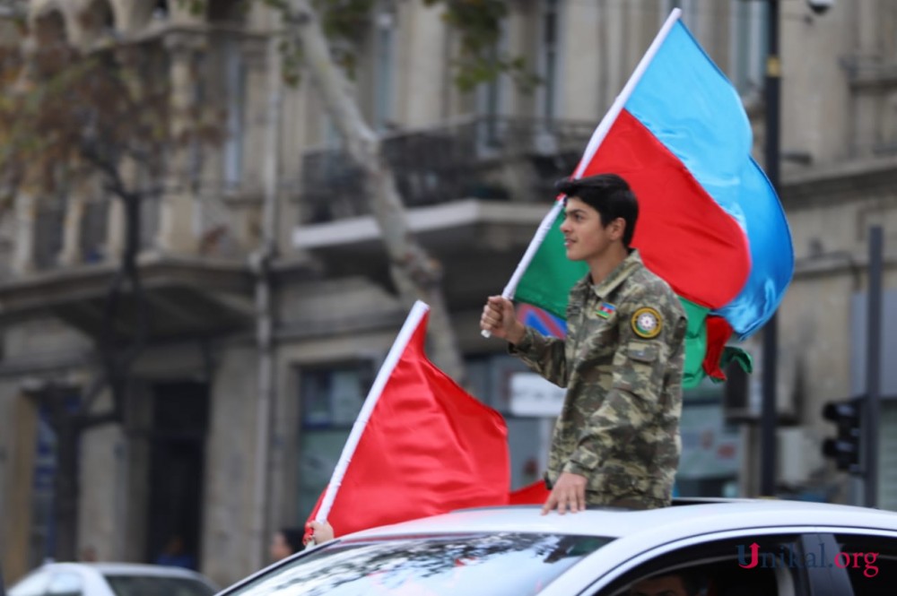 Qələbə sevincini yaşayan Bakı sakinləri - FOTOLAR