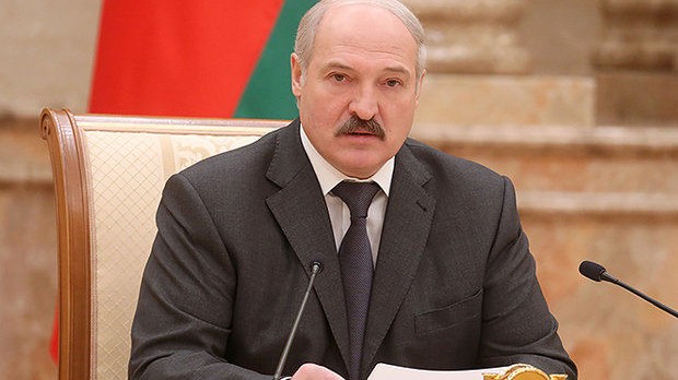 "İlin ikinci yarısından öz vaksinimizi istehsal edəcəyik" - Lukaşenko