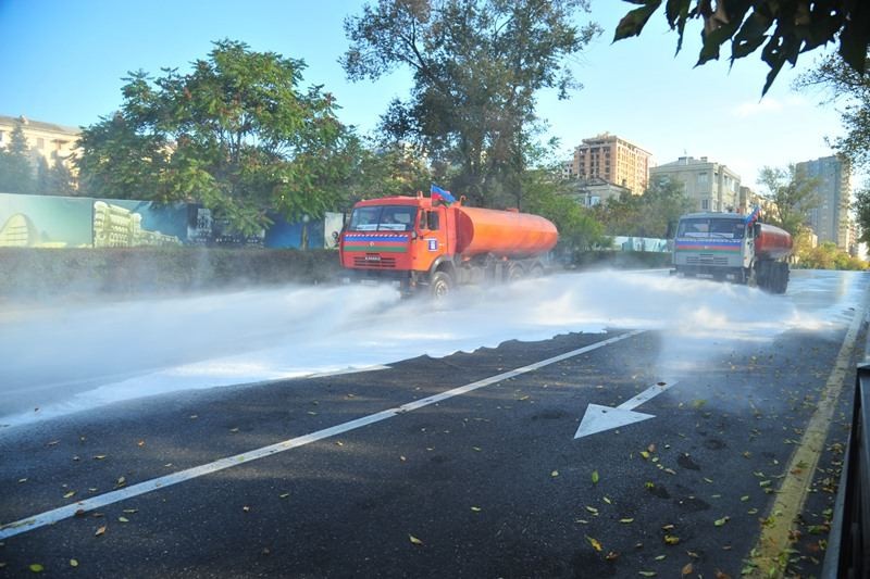 Bakının küçələri növbəti dəfə dezinfeksiya edildi - FOTO