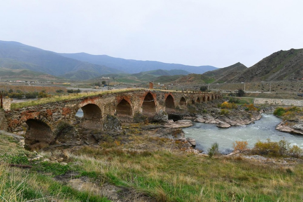 İlham Əliyevlə Mehriban Əliyevanın Füzuli və Cəbrayıl səfərindən FOTOLAR