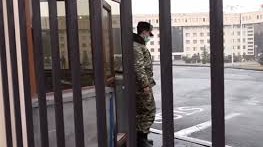 Ermənistan etirazçılar MN-in binasına girdi - VİDEO
