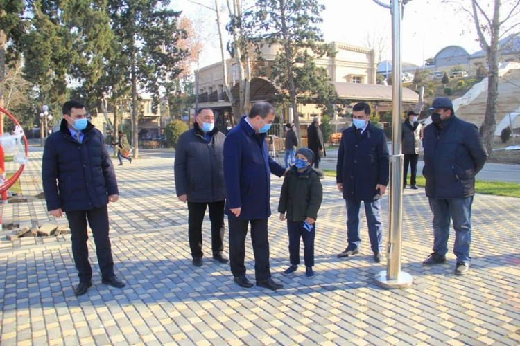 Gəncədə şəhid atasına əlil arabası, məktəbliyə kompüter verildi - FOTOLAR