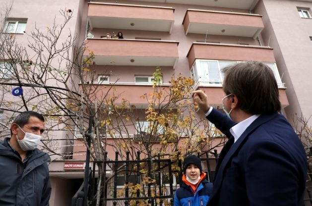 Nəvə nənəsi ilə babasını barışdırmaq üçün dövlətdən yardım istədi - Türkiyədə (FOTO)