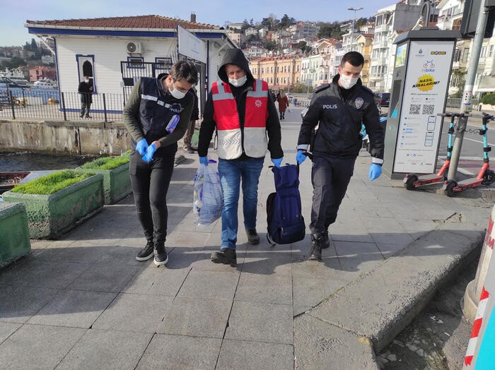 Çantasını daşla doldurub özünü dənizə atdı - FOTO