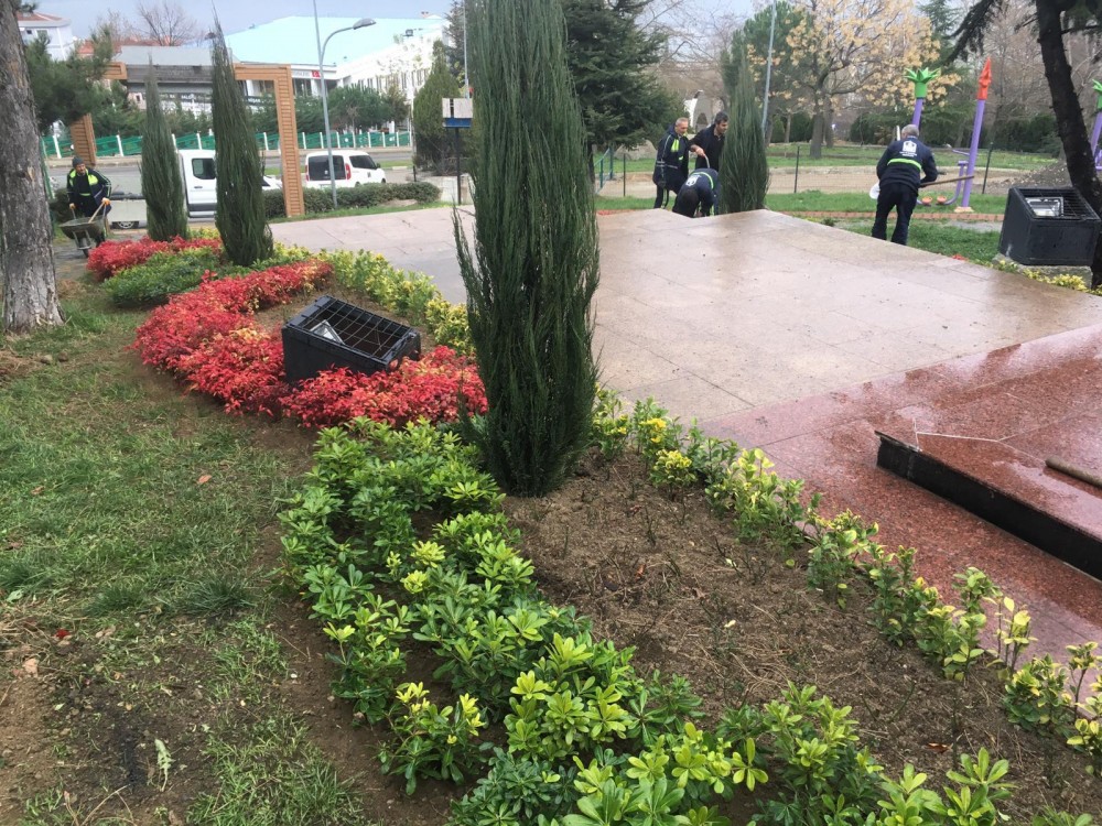 Bursadakı Heydər Əliyev Parkı əsaslı şəkildə təmir olunur - FOTOLAR
