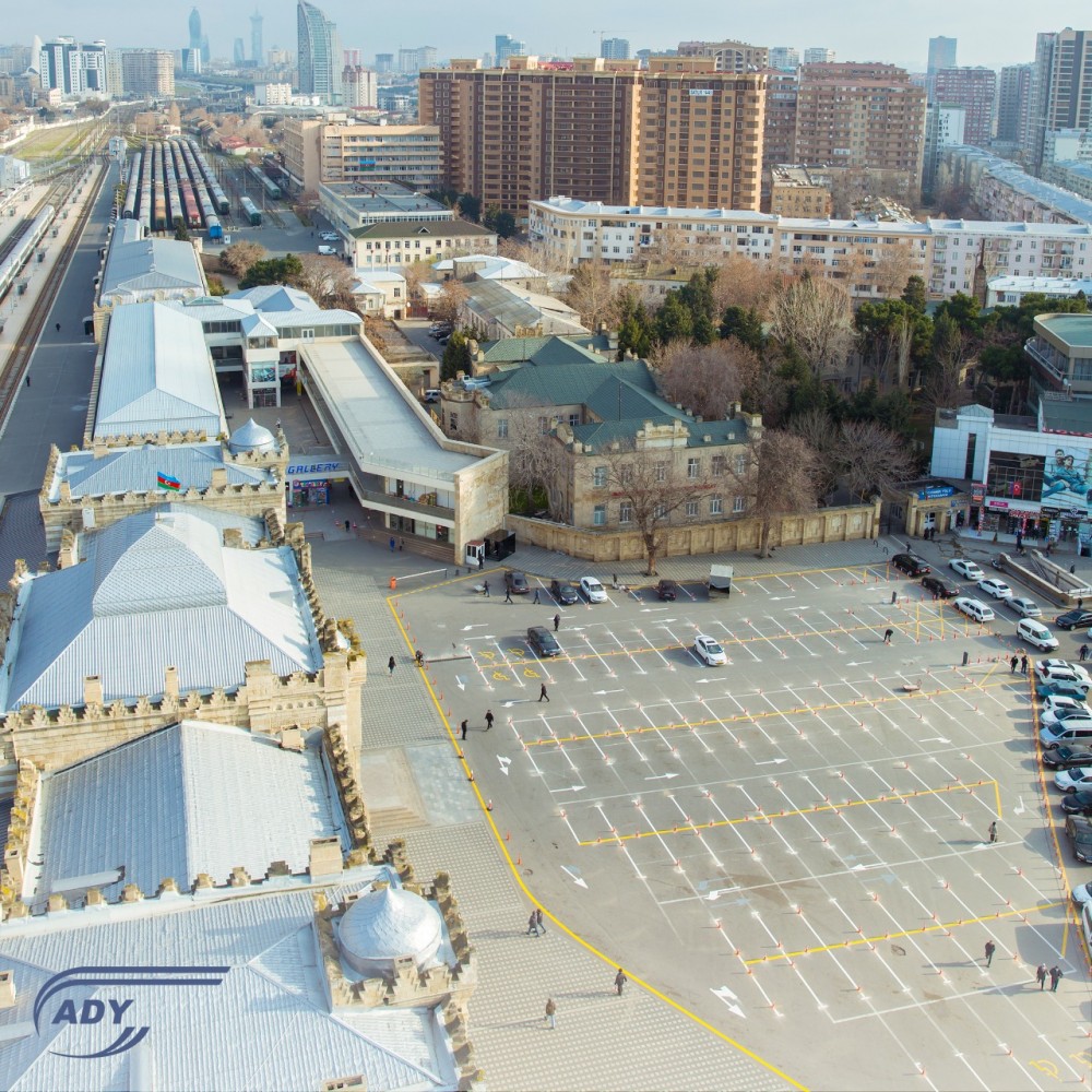 Bakı Dəmir Yolu Vağzalının ərazisində üç müasir parklanma sahəsi yaradılır - FOTOLAR