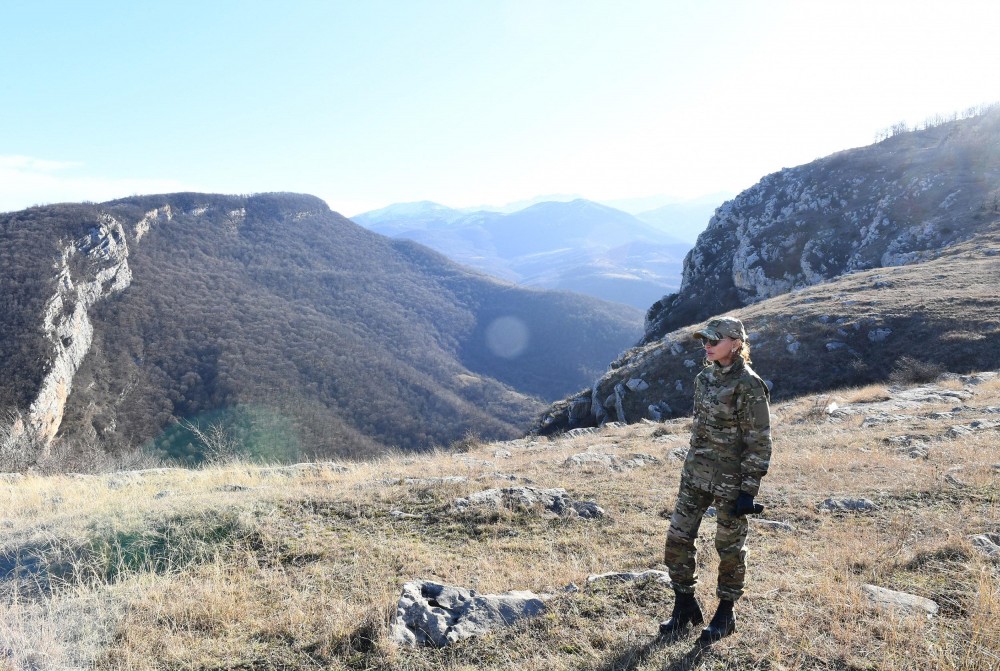 Prezident ailəsi ilə Cıdır düzündə - FOTOLAR