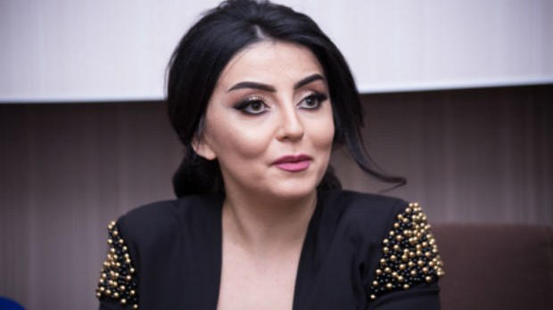 Afət Fərmanqızı jurnalisti döydürüb? - VİDEO