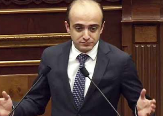 Erməni deputat Paşinyan hakimiyyətini satqın ADLANDIRDI