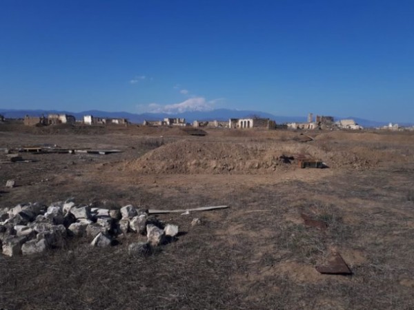 Ağdamda ermənilərin atıb qaçdığı silah-sursat tapıldı - FOTO