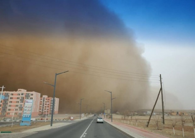 Monqolustanda qum fırtınasına görə 81 nəfər itkin düşdü