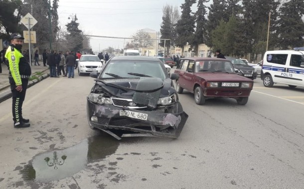 Kürdəmirdə avtomobillər toqquşub, xəsarət alanlar var - FOTOLAR