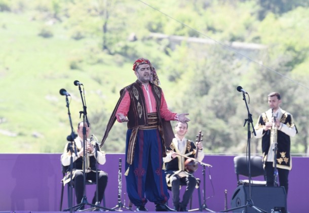 Şuşada 32 ildən sonra keçirilən “Xarıbülbül” festivalı FOTOLARDA