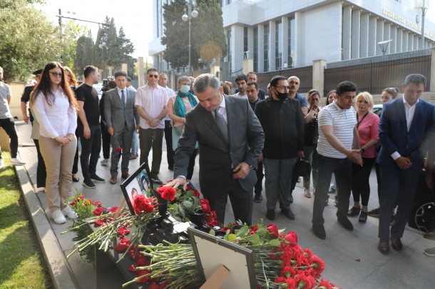 Minaya düşərək həlak olan jurnalistlərin anım mərasimi keçirilir - FOTOLAR