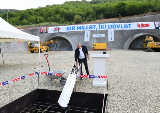 Prezident Daşaltı kəndində tunelin təməlini qoydu - YENİLƏNİB (FOTO)