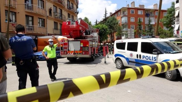 Tibb bacısı boğazını və qollarını kəsdi - FOTO/VİDEO