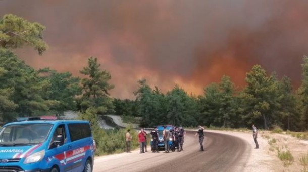 Antalyada güclü meşə yanğınları - FOTOLAR