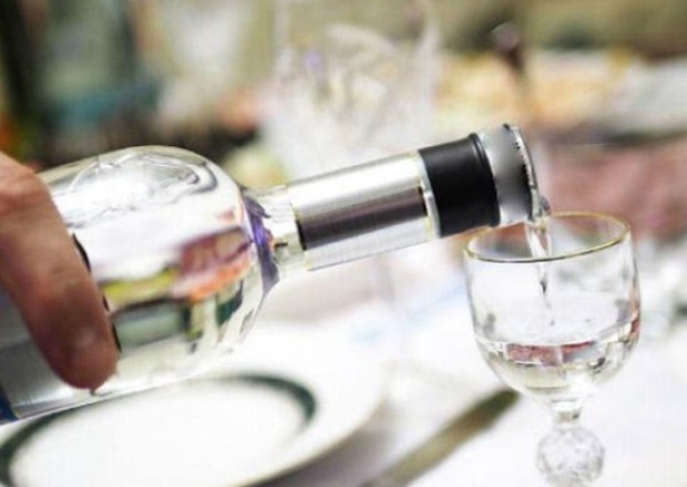 Saxta spirtli içkidən 11 nəfər öldü - Rusiyada