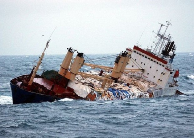 Konqoda gəmi batdı - 51 nəfər öldü
