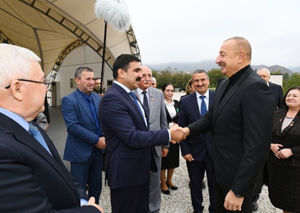 Prezident Hadrutda Milli Qəhrəmanla da görüşdü - FOTO