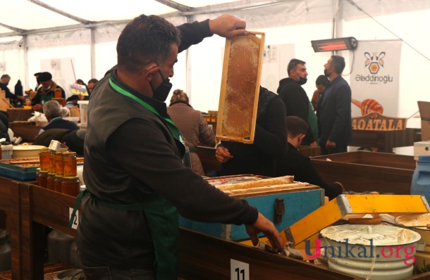 Bakıda keçirilən bal yarmarkasından FOTOLAR