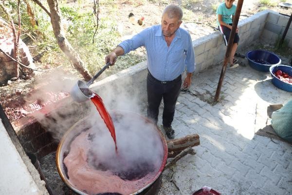 Suriyalı deputat Türkiyədəki məşğuliyyəti ilə gündəm oldu