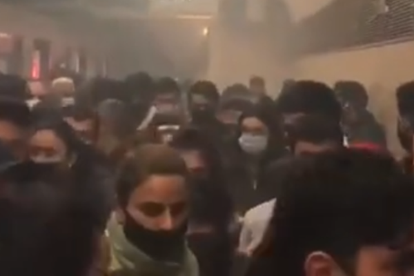 Metrodakı tüstülənmənin səbəbi AÇIQLANDI - YENİLƏNİB (VİDEO)