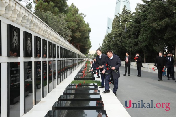 Türk Şurasına üzv dövlətlərin Baş prokurorları Şəhidlər xiyabanını ziyarət etdi - FOTOLAR